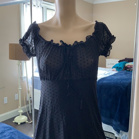 Short black dress - Picture 2 of 7